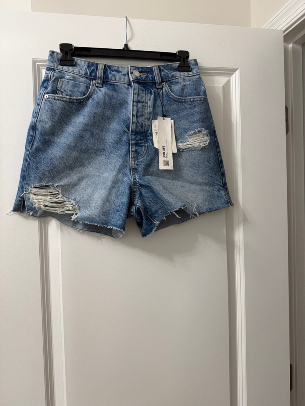 Zara High-Waist Distressed Denim Shorts - Light Blue size 4